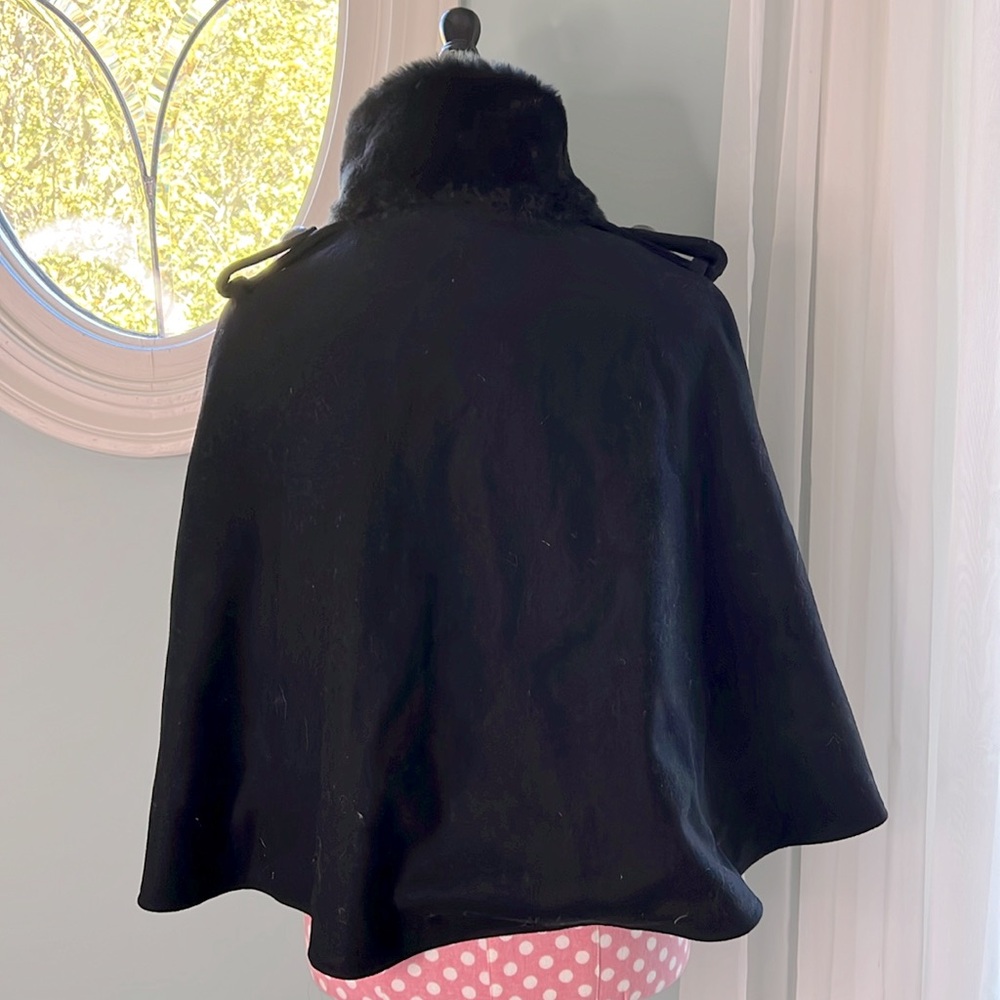 Bebe Outerwear Capelet Size M/L - Picture 5 of 13
